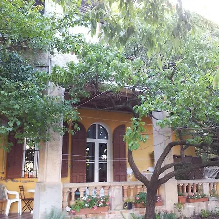Estello Apartment